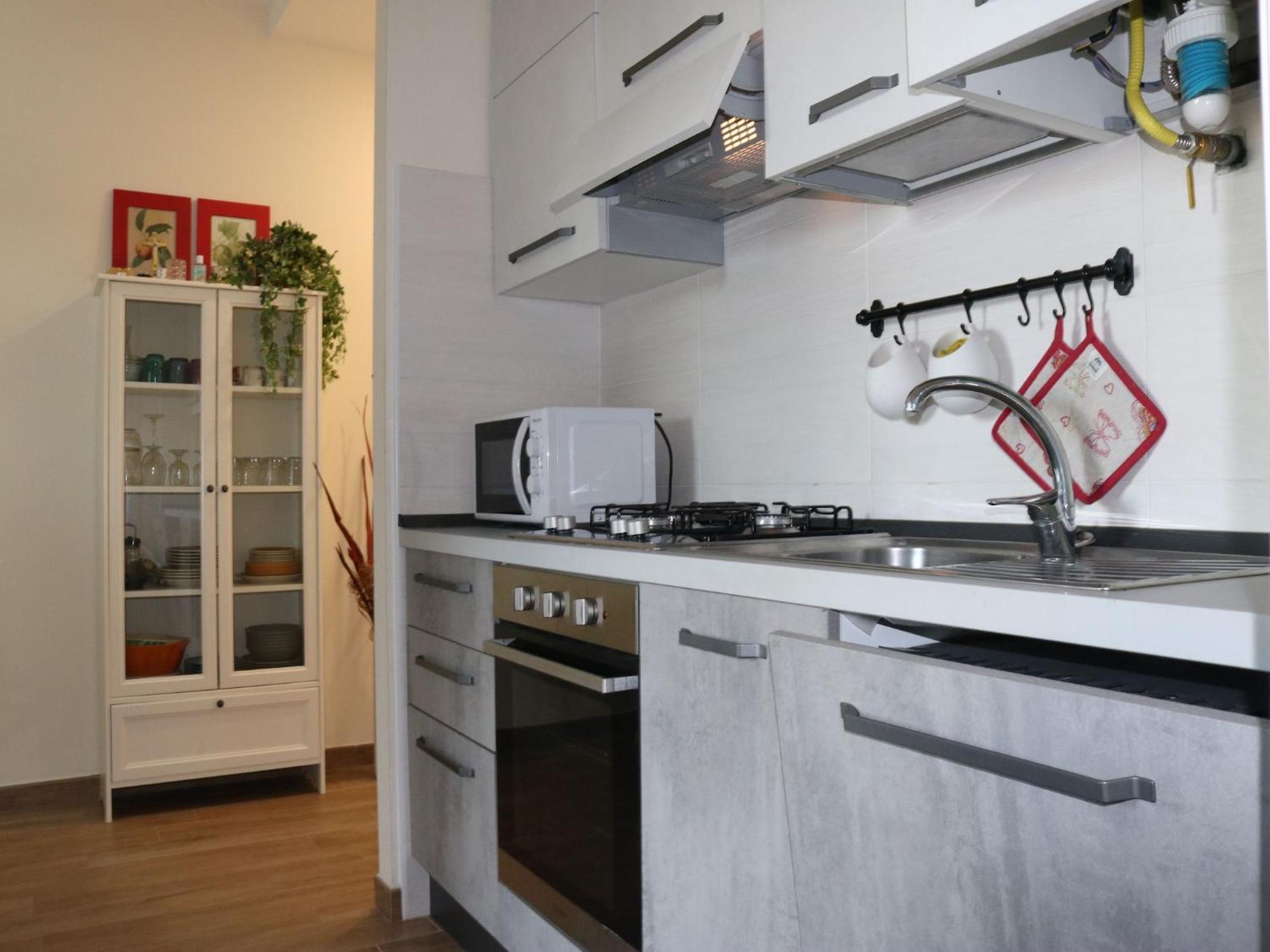 Enticing Holiday Home In Lazise With Swimming Pool Eksteriør billede