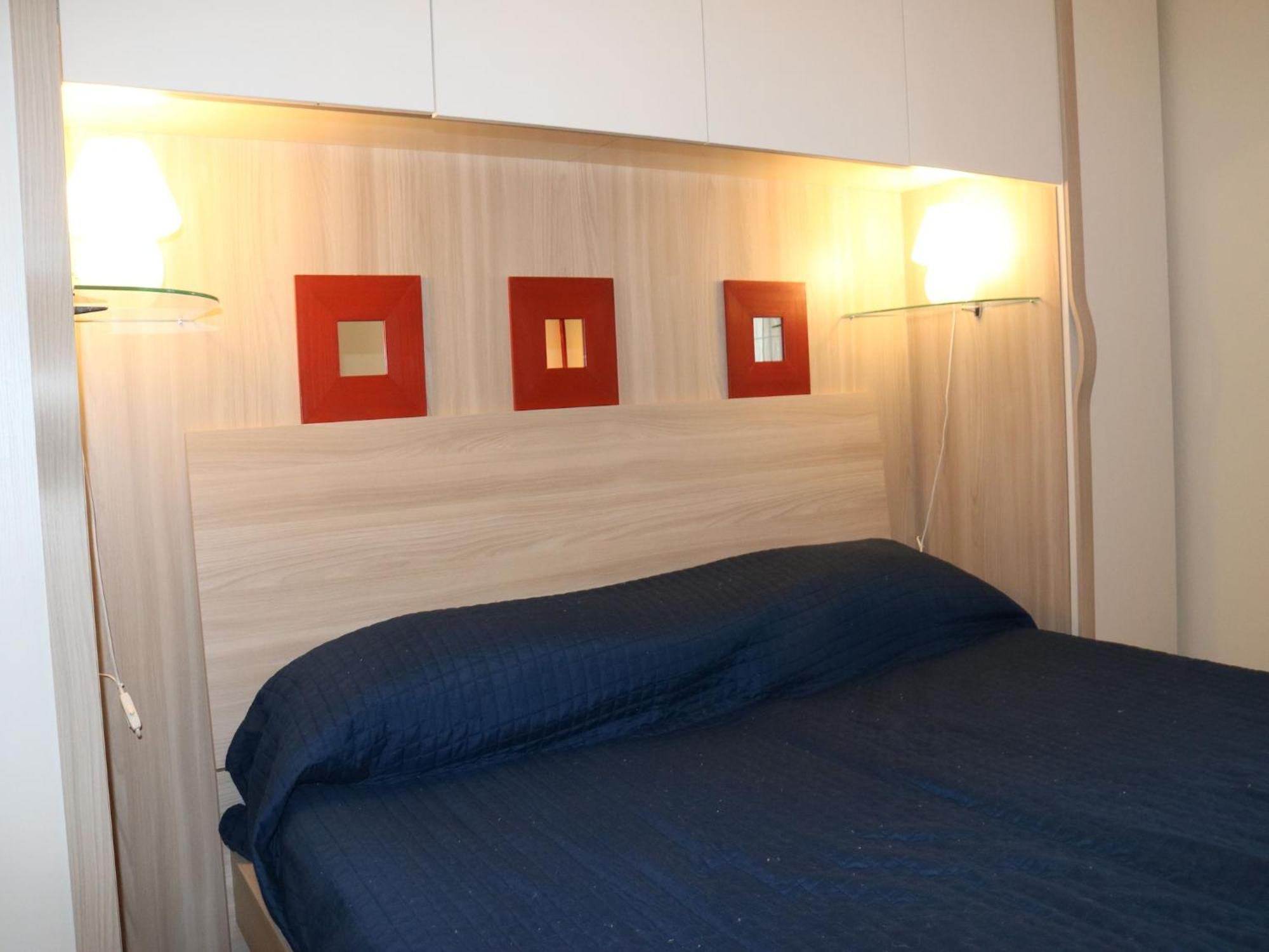 Enticing Holiday Home In Lazise With Swimming Pool Eksteriør billede