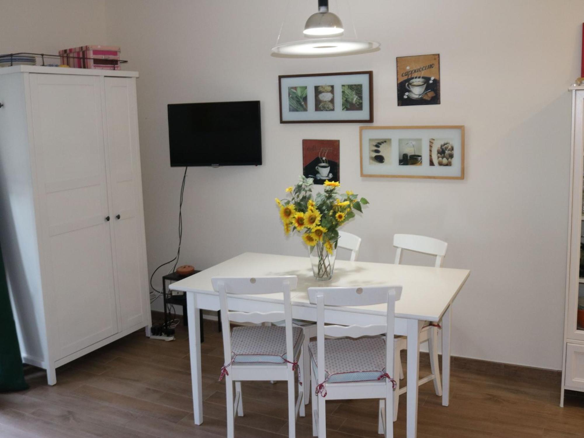 Enticing Holiday Home In Lazise With Swimming Pool Eksteriør billede