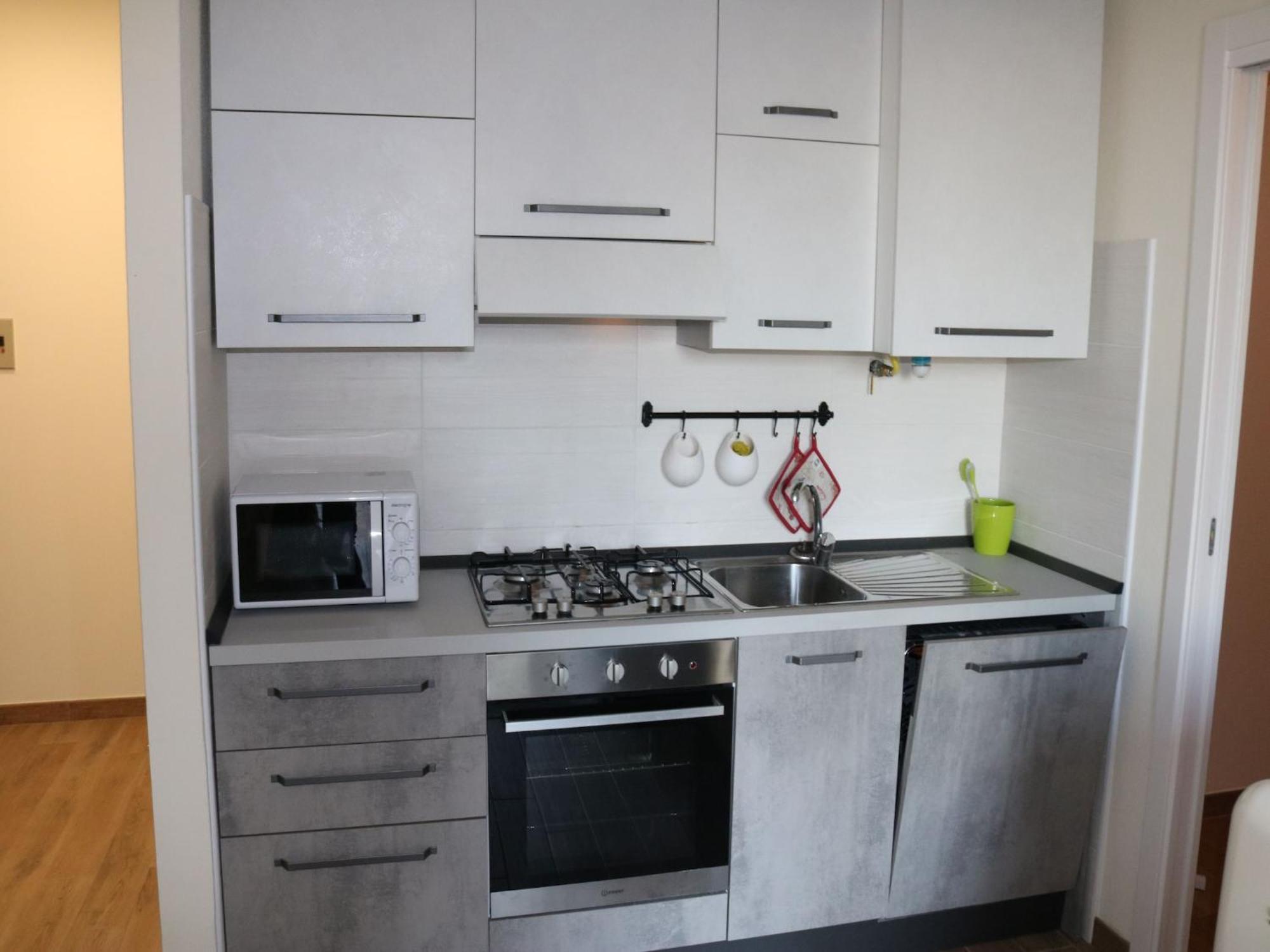 Enticing Holiday Home In Lazise With Swimming Pool Eksteriør billede