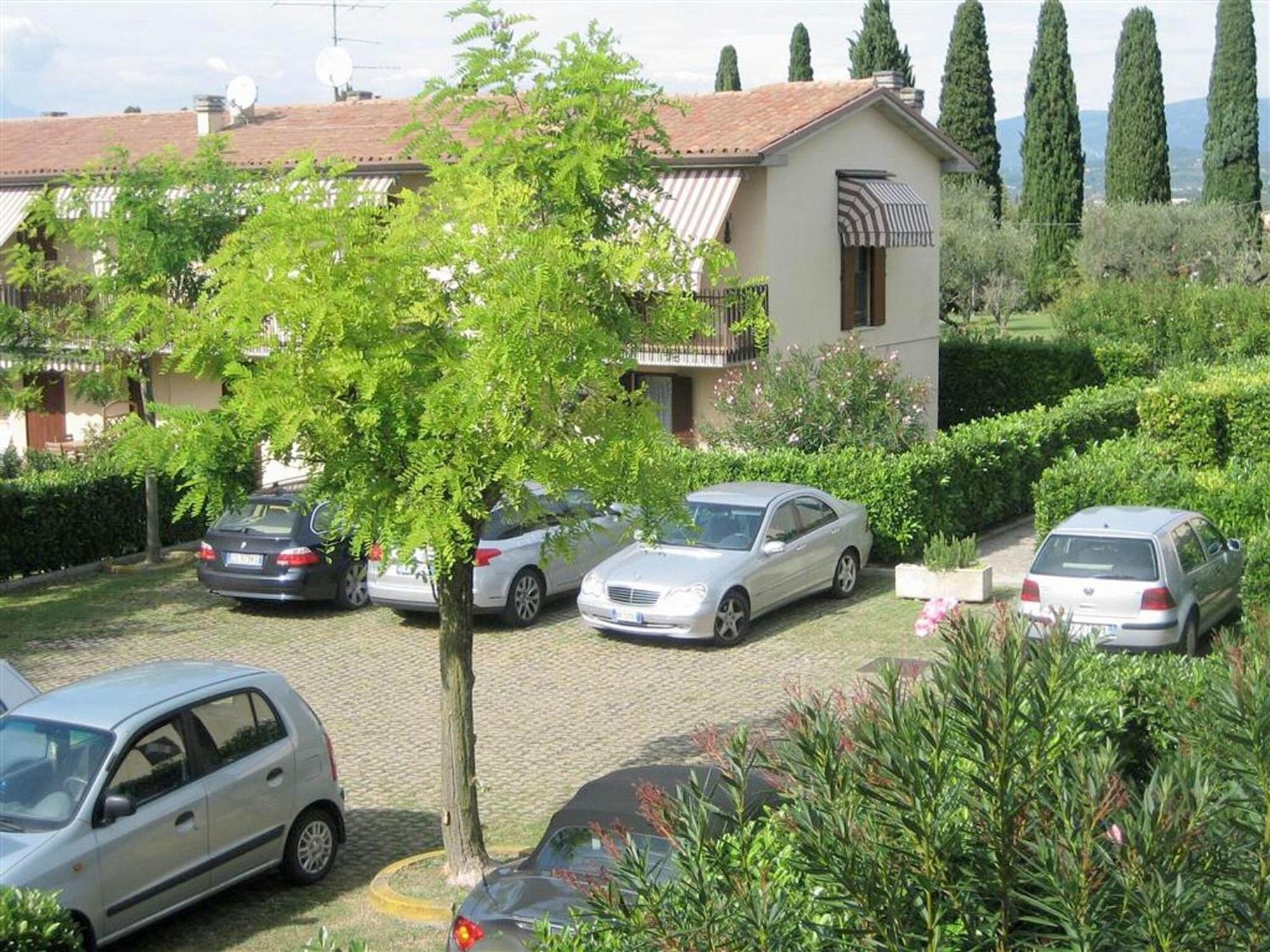 Enticing Holiday Home In Lazise With Swimming Pool Eksteriør billede