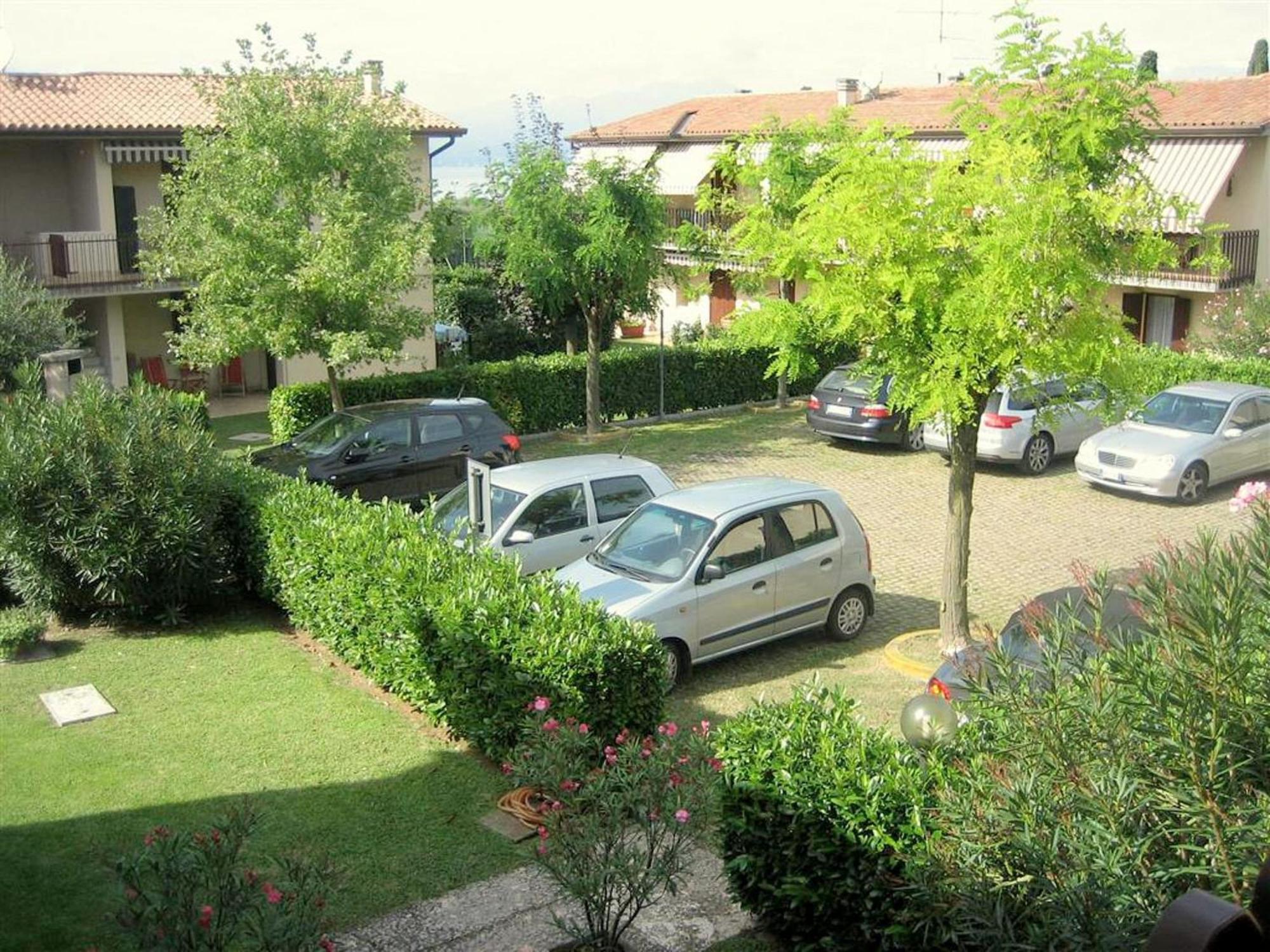 Enticing Holiday Home In Lazise With Swimming Pool Eksteriør billede