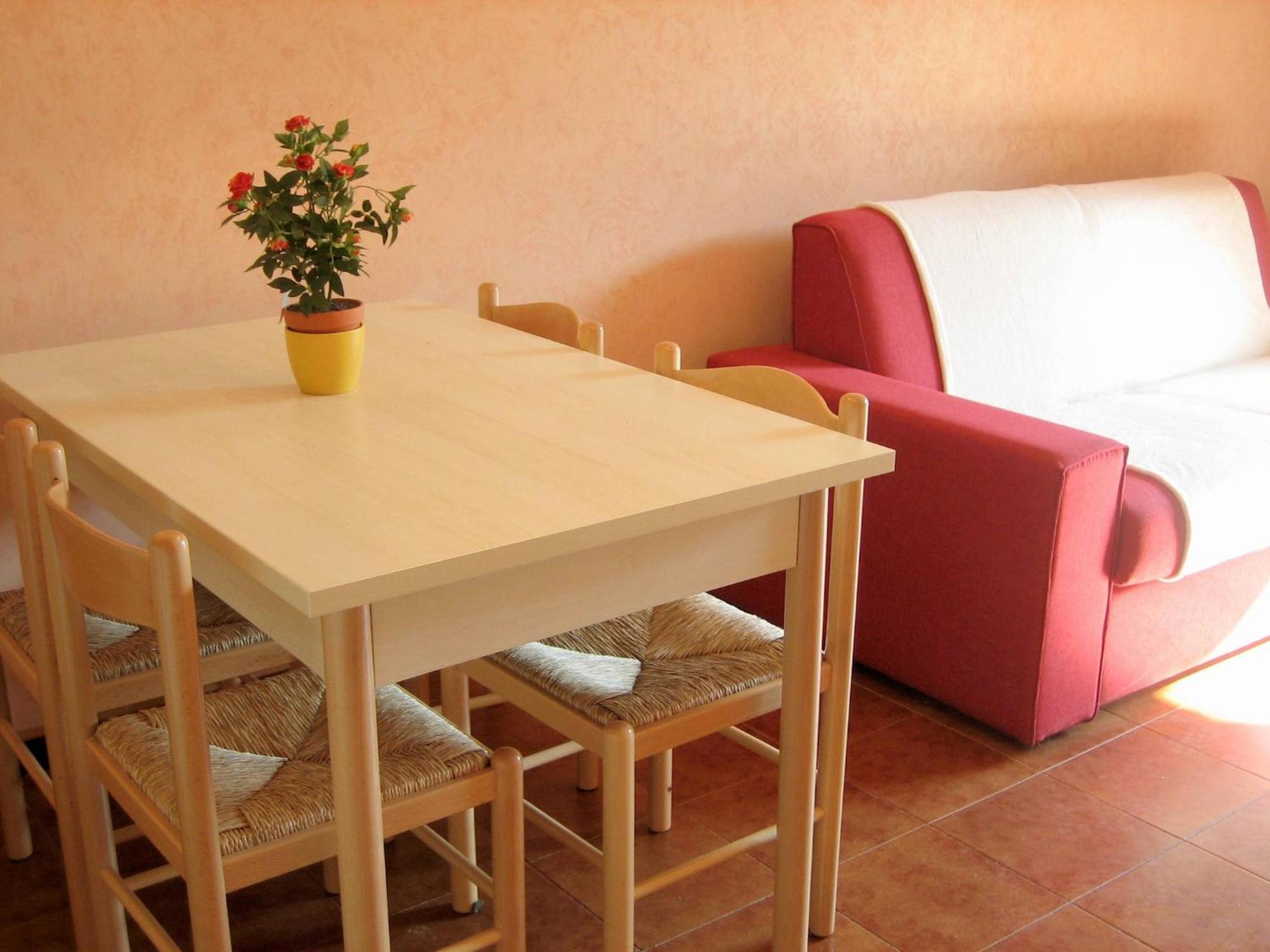 Enticing Holiday Home In Lazise With Swimming Pool Eksteriør billede